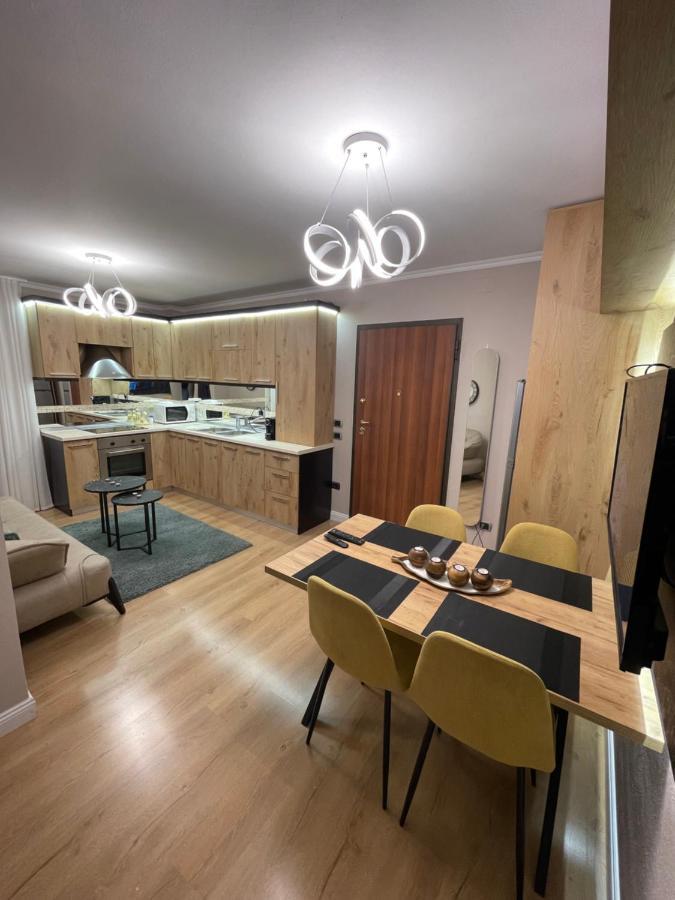 Superior 2Br Apartment 티라나 외부 사진