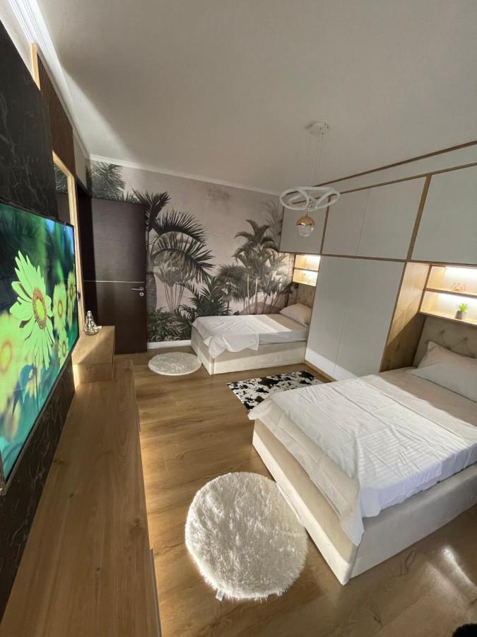 Superior 2Br Apartment 티라나 외부 사진