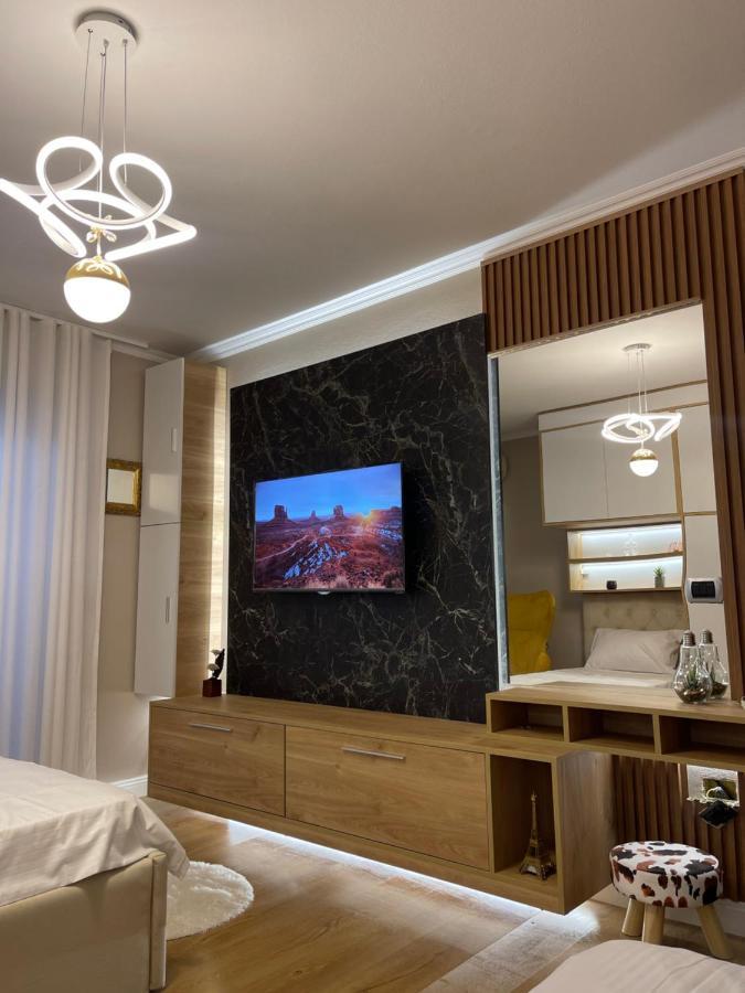 Superior 2Br Apartment 티라나 외부 사진