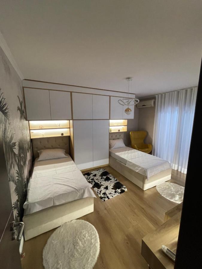 Superior 2Br Apartment 티라나 외부 사진